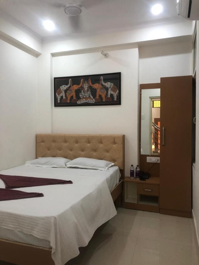 Purple Lotus Hotel Varanasi Esterno foto